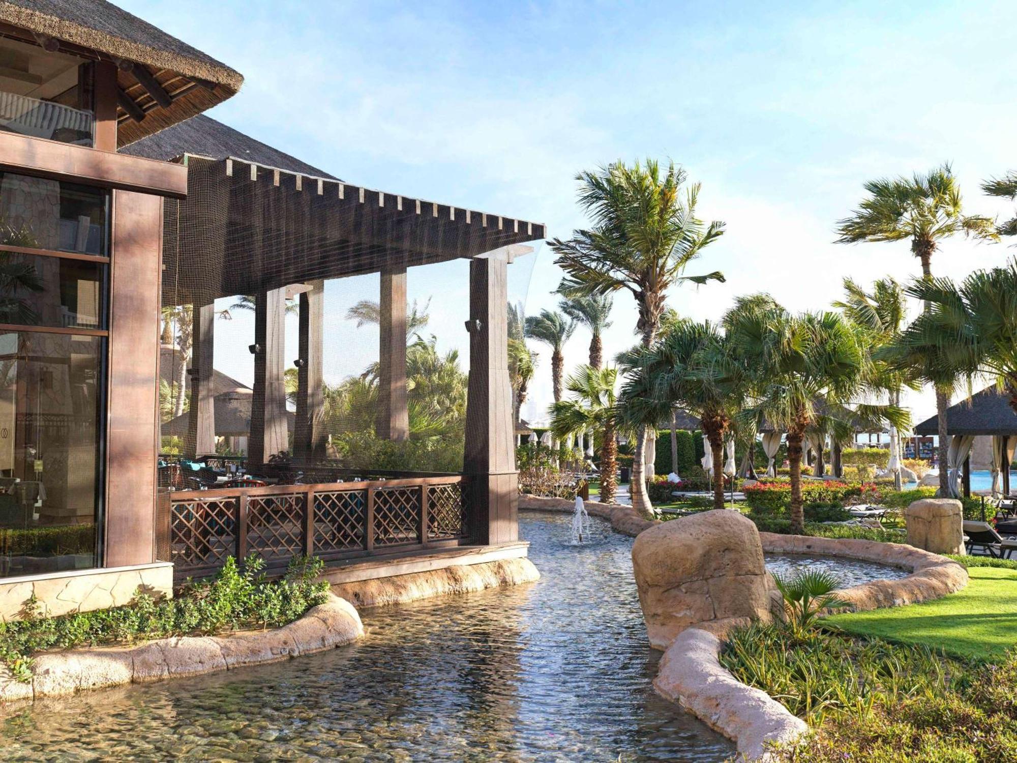 Sofitel Dubai The Palm Resort & Spa Exterior photo